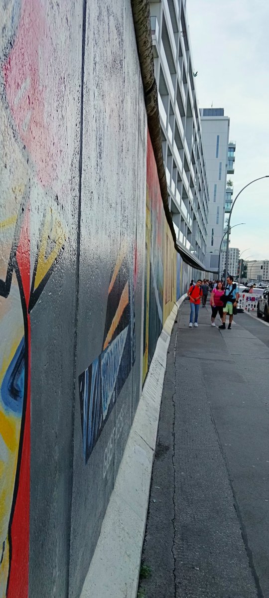 #BerlinWall
Every time I visit #Berlin, one of the things I always do is walk to the Berlin Wall Memorial and reflect on the division it created, both psychologically and physically. This division, driven by political and ideological interests, shows how deeply such forces can
