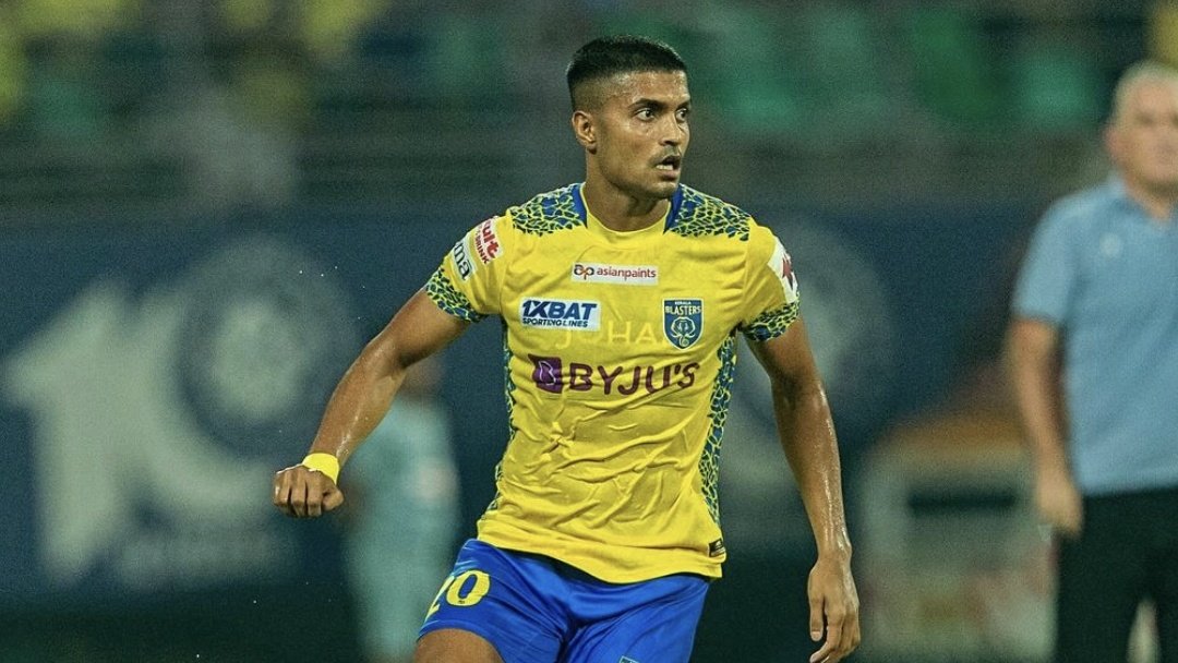 kevbmat's tweet image. Our own fans wanted to get rid of Pritam Kotal in the 24/25 Season. They called him useless, they called him waste. But he has proved his class in the past 3 matches. What a player! Looks like we&apos;ve found out Leskovic replacement in him. We love you!! @KotalPritam 💛
#KBFCEBFC