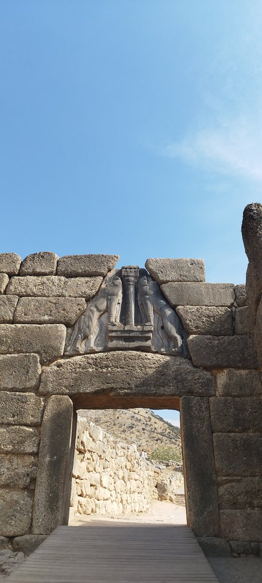 LaChistorrada's tweet photo. Puerta de los leones, Micenas. #artn #arte #fotografía #PHOTOS https://t.co/SQrGyeO1zc