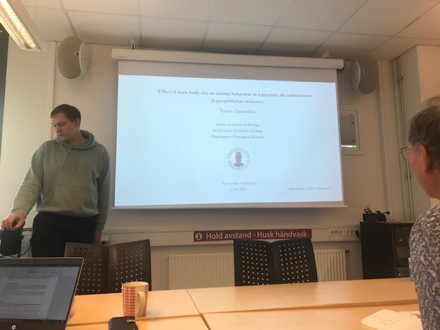 AMennerat's tweet photo. Time flies... lucky to have had enthusiastic students around up until the summer 🤩 Congrats to Kristine &amp; Tomas on their MSc degrees, and thanks to interns Coline &amp; Paul who were a nice addition to the field and lab teams - best of luck in your respective masters! https://t.co/NKqzWCFNI6