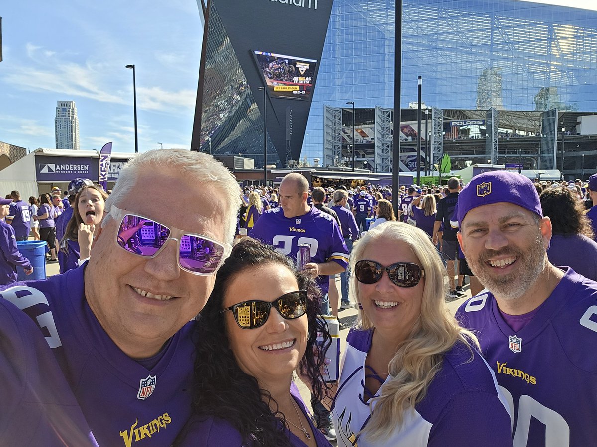tkellen70's tweet photo. #SKOL @usbankstadium @VikingsPromos @VikesStreetTeam https://t.co/LxXduzzcAw