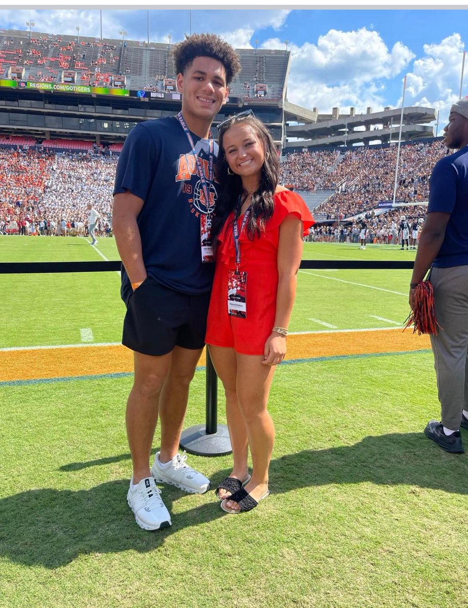 Raider Nation got them Dawgs.

<a href="/kadyn_mitchell/">Kadyn Mitchell</a> <a href="/Gabe_Glover2/">Gabe Glover</a> <a href="/AuburnFootball/">Auburn Football</a>