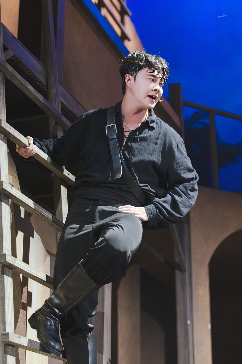 sproutpics's tweet photo. 240921 뮤지컬 조로: 액터뮤지션 커튼콜
#최민우 조로/디에고 https://t.co/qiznjnz2vt
