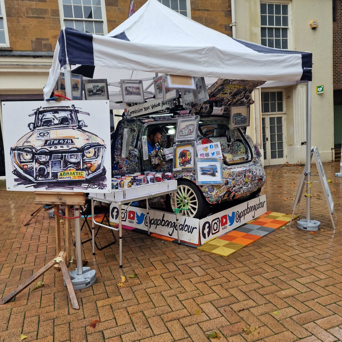emmajg's tweet image. Lovely yet soggy @prodrive #prodriveday #prodrive  
Lots of rally cars, so many lights.
Also @JensonButton 2004 F1 car
Popped and saw Ian @Popbangcolour too
#paintwithcars

More photos in thread