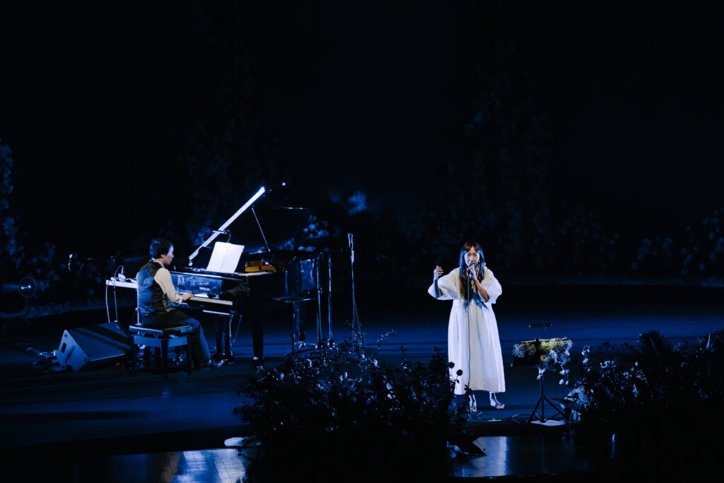 mcjling's tweet photo. 「星空花宴」インタビュー公式撮影 P1 https://t.co/Lzlj5f9n2r