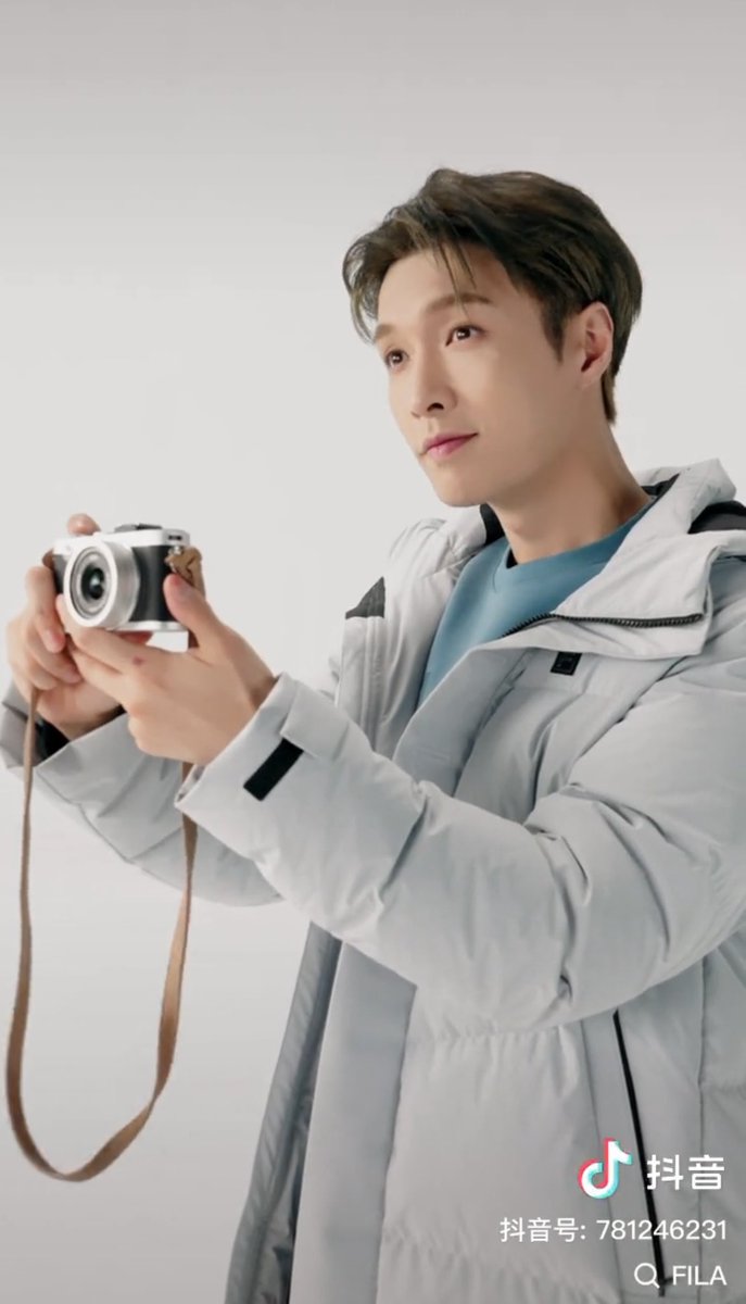 imama5113shu's tweet photo. めっちゃカメラ目線😍😍😍
#LAY_StepMV
#LAY_STEPbySTEP #LAYs_Step
#LAY #LayZhang #Yixing #张艺兴 https://t.co/4nAK5MShPZ