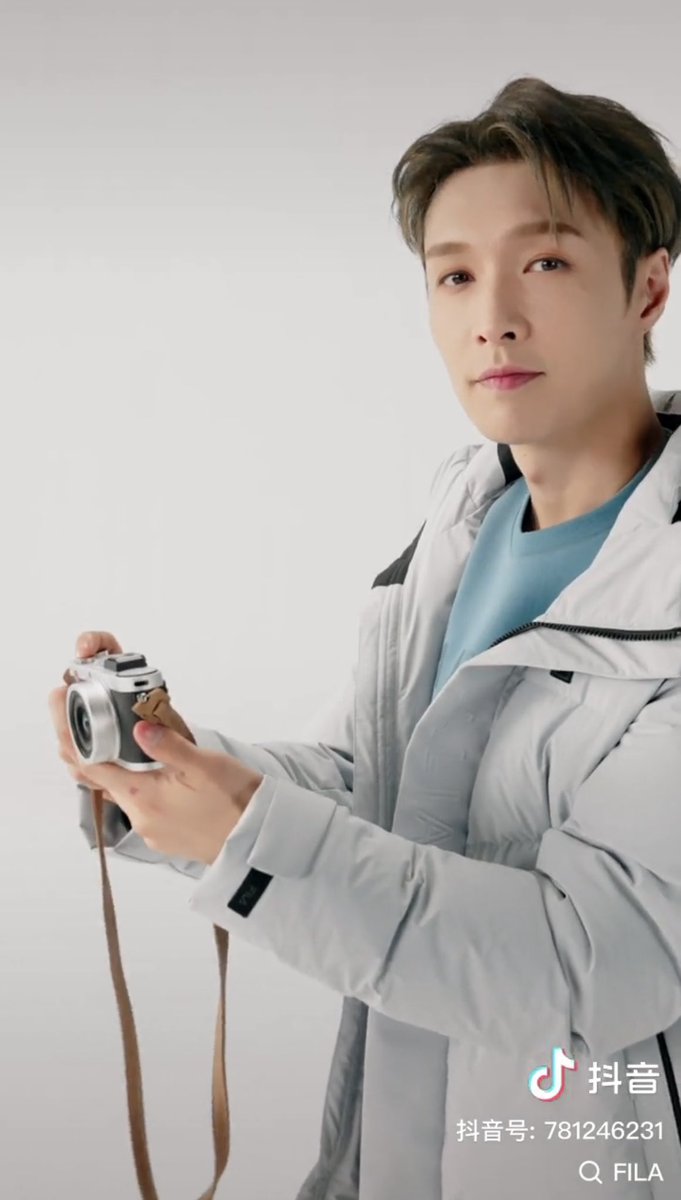 imama5113shu's tweet photo. めっちゃカメラ目線😍😍😍
#LAY_StepMV
#LAY_STEPbySTEP #LAYs_Step
#LAY #LayZhang #Yixing #张艺兴 https://t.co/4nAK5MShPZ