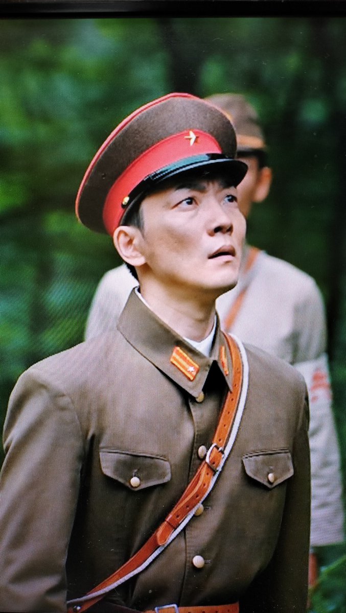 shin_yoshiman's tweet photo. 昨夜放送の終わりに見た街、ようやく先ほど鑑賞📺️
#小久保寿人 さんの軍人が現代から飛んできた一家に詰め寄るシーンは最初に恐怖するシーンでした😱
色々と考察してしまうラスト。
凄い話を久々観た…🤔 https://t.co/VxN2j7dHMJ
