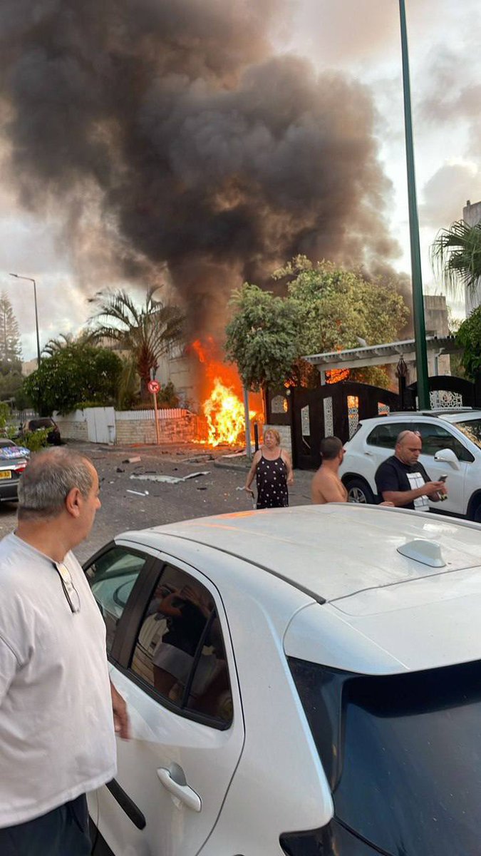 MajewskiLove1's tweet photo. Scene of the impact in Kiryat Bialik,Israel this morning.
So far we have reports of 3 injuries. Countless lives have been saved by the updated #HomefrontCommand Alerts and the #IronDome
#Israel #Lebanon #Hezbollah #Iran #Iraq #AxisOfEvil #IsraelAtWar #KiryatBialik https://t.co/VSgXM9osLV