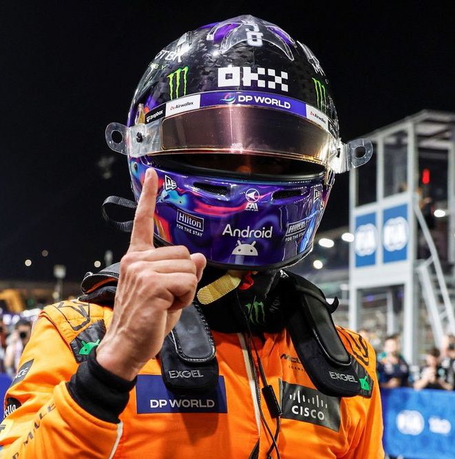 Lando Norris wint in Singapore! 🧡🍊

Max Verstappen eindigt op een ongelofelijk knappe tweede plaats en beperkt zo opnieuw de schade in het kampioenschap!

Wie was jullie Driver of The Day?! 🏎️