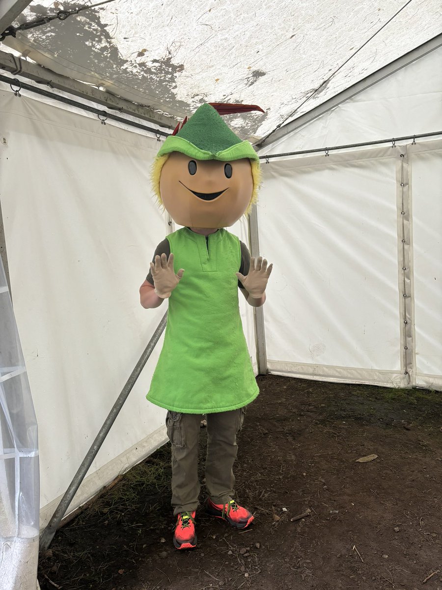 Charlene0189's tweet photo. Robin attended our 8th Trent Cleft Families Day today (despite the horrid weather).  The kids loved having you there!!  Now time for Robin to enjoy a well earned hot chocolate with extra marshmallows ☕️ @NUHCharity @nottmhospitals https://t.co/q5KJ9NqA3k