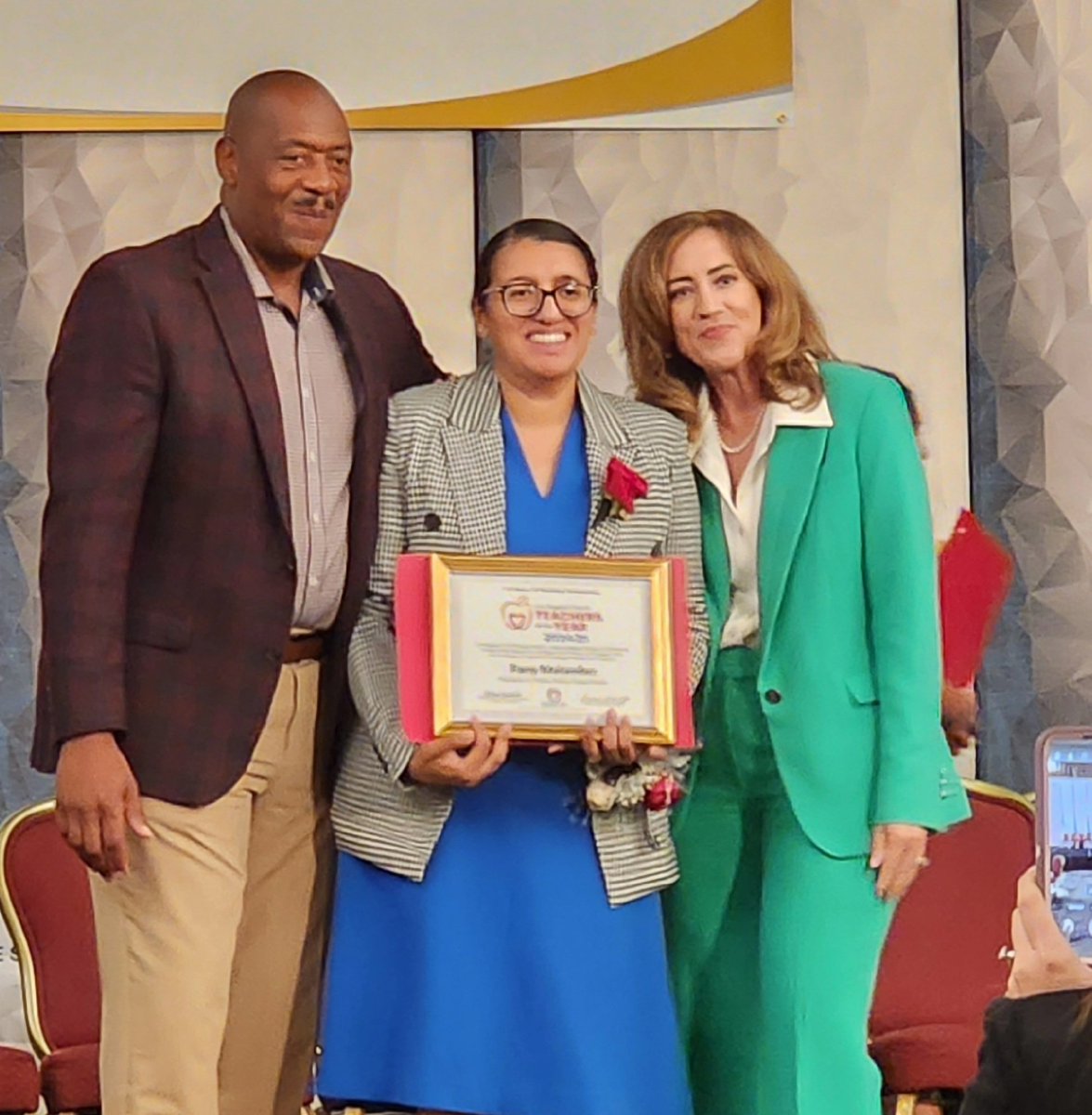 AngelaLinHLP's tweet photo. CONGRATS to @valinda_valiant's Dual Immersion Educator, Fany Melendez, for being honored by @DebraDuardo, as HLP's 2024 District Teacher of the Year! 🍎 We are grateful on behalf of the students you serve and so proud of you! 🎉
#ProudtobeHLPUSD
@SuptDrJimenez 
@AsstSupt_Isiah https://t.co/MTHMeQLXKo