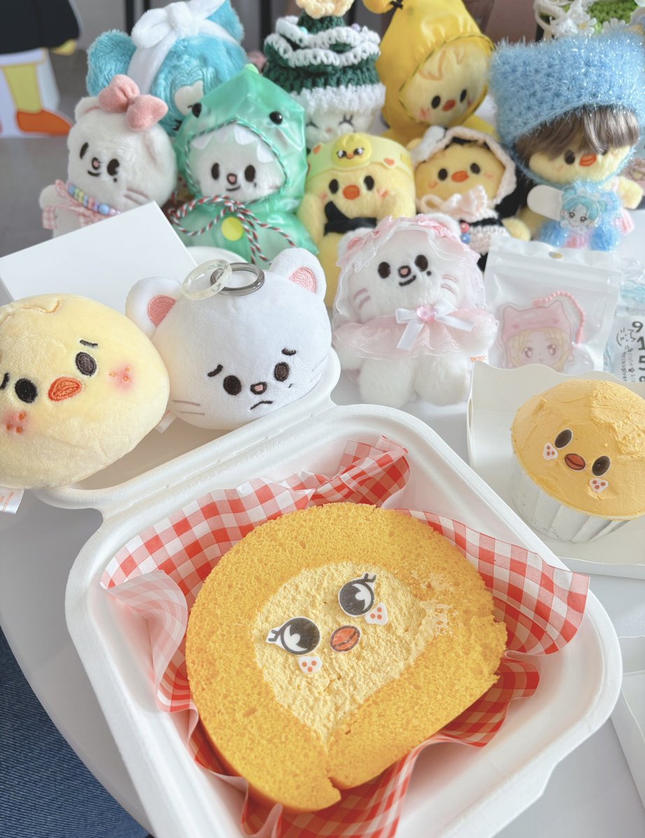 cutieknp's tweet photo. 🧁🐣🩵 #FelixGetsTheGameOn https://t.co/ooreZr4pj6