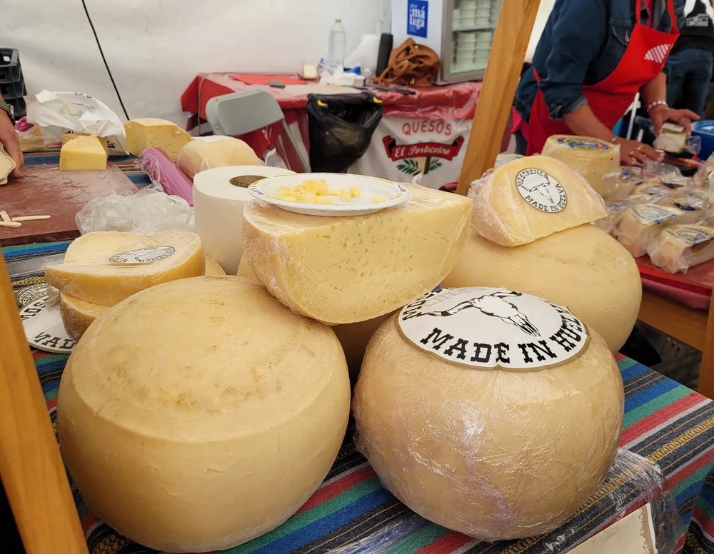 Join us on a day out at the Teba Cheese Festival! 🧀

Showcasing a variety of artisanal cheeses from the region and beyond. A genuine taste of rural Spain, far from the typical tourist trails!

🎫daysoutandalucia.com/destinations/t…