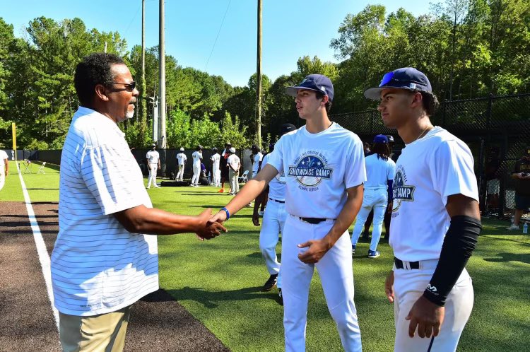 e_blanco16's tweet image. P.R.O Youth Foundation Showcase 
#PYF
I want to thank Coach Chip for this great experience .  Also I want to thank all the coaches and scouts for taking time out of their schedules to work with us .  #blessed 🙏🏾