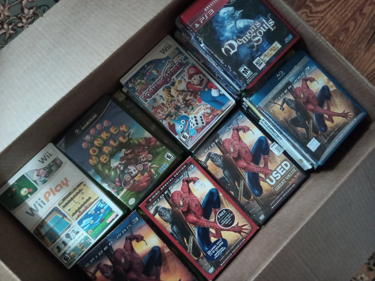 slugmessed's tweet photo. Packing to move is so bittersweet... packing my whole life into boxes 🥲 https://t.co/dvBCFLjaBm