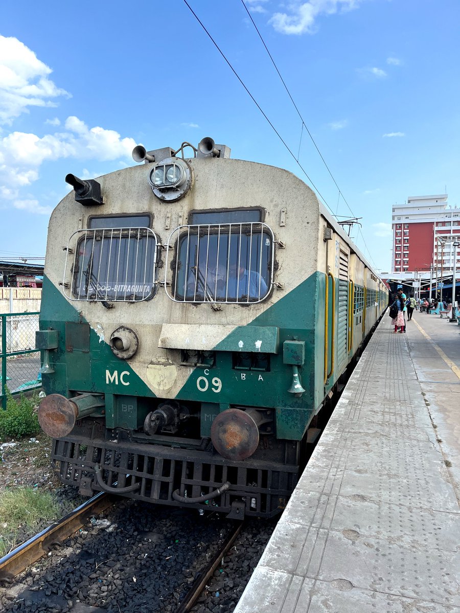 RelSrikanth's tweet photo. Chennai to Bitragunta MEMU express

#memu #memuexpress #memutrain #relangisrikanth https://t.co/brwJZzaRu4