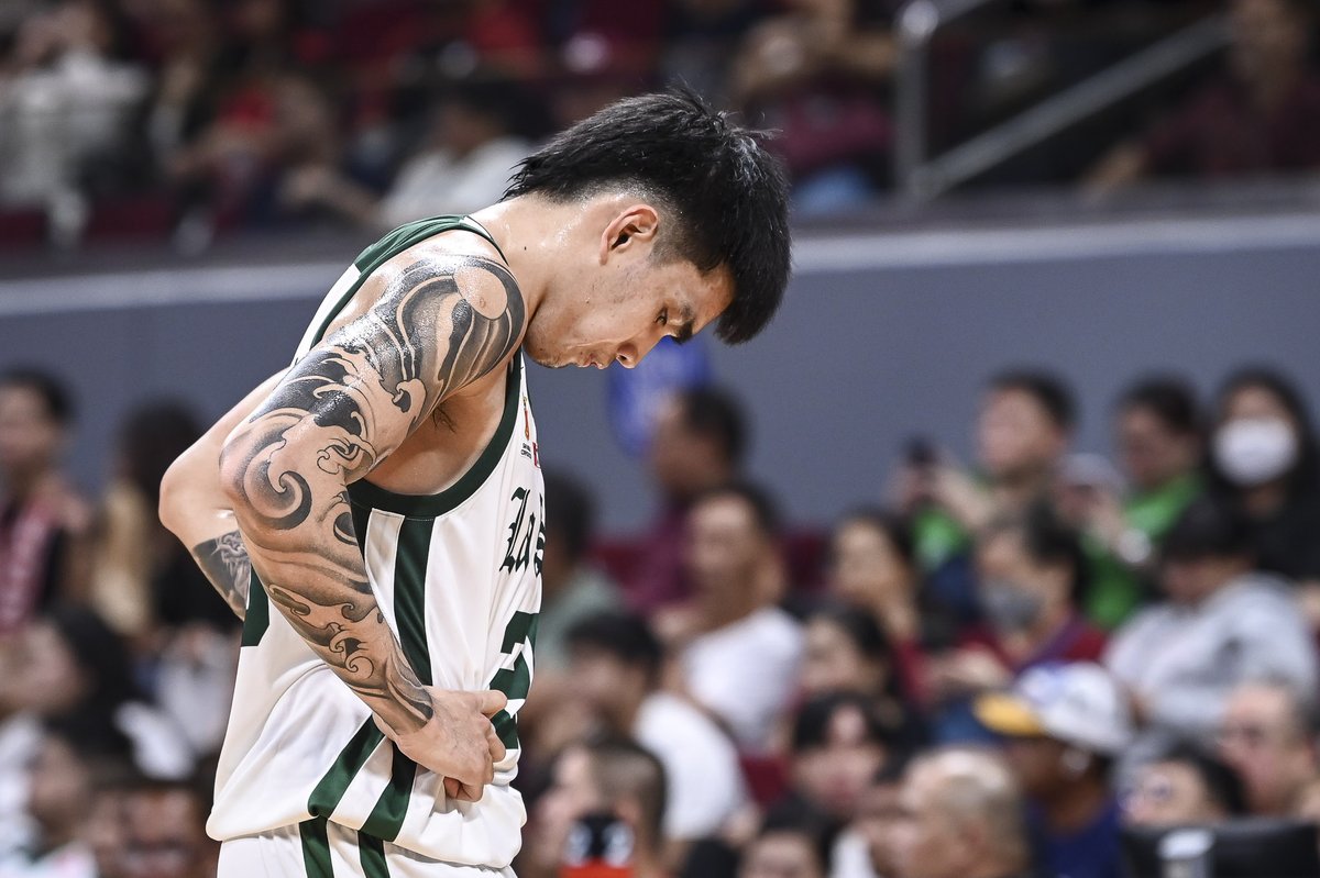 News5PH's tweet photo. Nalasap ng La Salle ang unang talo matapos ang three-game winning streak sa kabila ng impresibong laro nina reigning MVP #KevinQuiambao at #MichaelPhillips. https://t.co/W9pp7mXABX