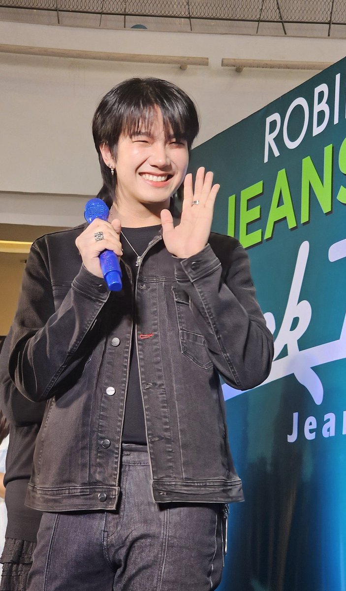 ตอนนี้ยังไม่มีคำคมหยอด แต่ทักหาได้ตลอดคนกำลังคิดถึงนะคร้าบบ..บิว🤭🤭🤭

Build Wearing Denim
#RBSJackRusselXBuild
<a href="/JakeB4rever/">BIU.</a>