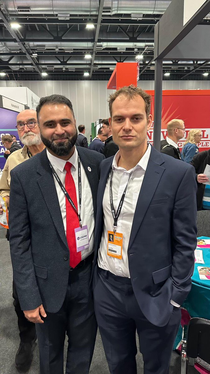 T1Shafique's tweet photo. Had a great discussion with @HFalconerMP at #LabourConference24, covering a range of important topics. Exciting to connect with leaders who are passionate about making real change! #LabourInGovernment https://t.co/hqprh0Pqnz
