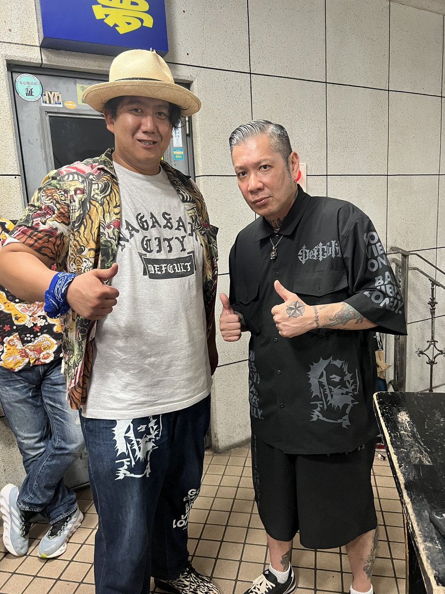 bassist_shotaro's tweet photo. PUNK ROCK HERO達と一緒に夜を過ごせるのは本当に幸せでした
ありがとうございました

#BxDxD
#koSHITantan https://t.co/fuMav42kdN