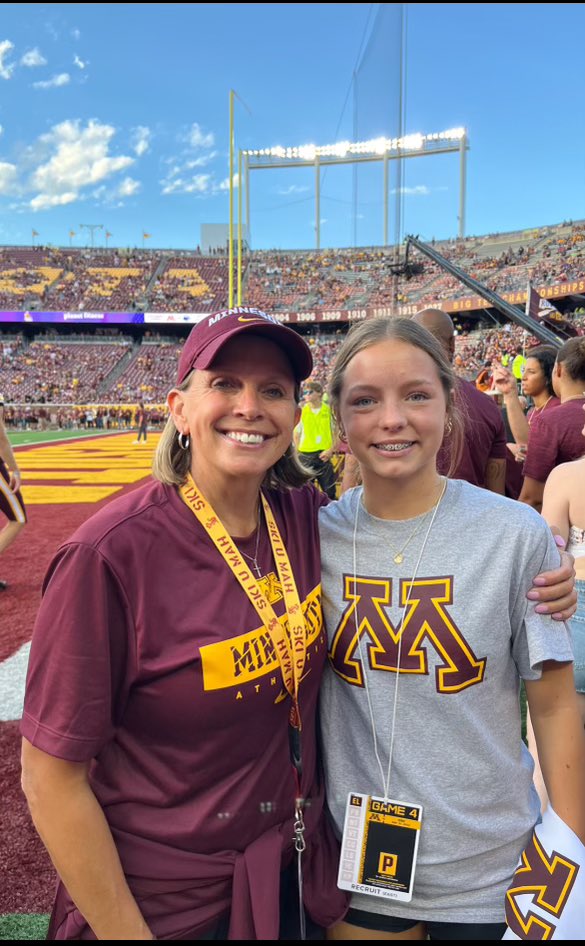 Lakyn Donnelly ๐ (@lakyndonnelly) on Twitter photo Thank you <a href="/CoachDawnP/">Dawn Plitzuweit</a> and the entire <a href="/GopherWBB/">Minnesota Women's Basketball</a> staff for an amazing day!! #SkiUMah ใฝ๏ธ Thank you <a href="/CoachDawnP/">Dawn Plitzuweit</a> and the entire <a href="/GopherWBB/">Minnesota Women's Basketball</a> staff for an amazing day!! #SkiUMah ใฝ๏ธ