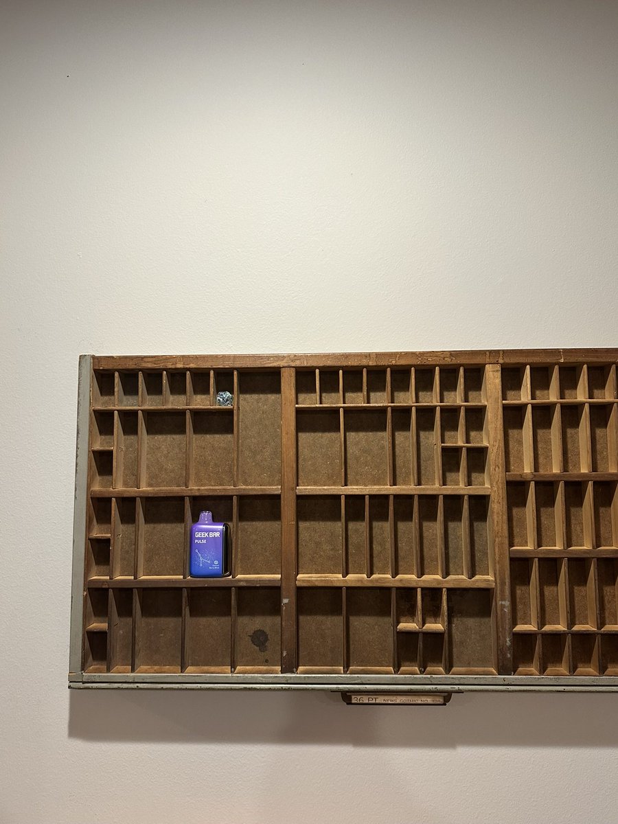 garlicpickles's tweet photo. my friend got one of those knick knack shelves at a rummage sale but doesn’t rly have any knick knacks yet so https://t.co/dP6nEdVmDC