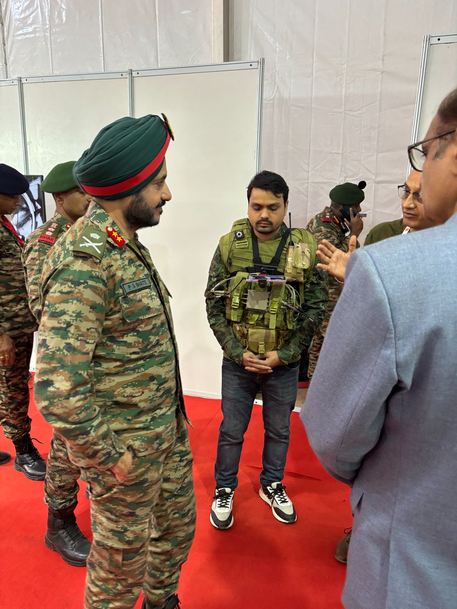 PvtRohal's tweet photo. A fantastic event at #Himtech2024 in Leh. Honored to showcase our SOFC Fuel Cell-based Hybrid Green Energy, Wearable Energy systems, &amp; Passive-Active Exoskeletons to senior Indian Army officials. Grateful for the positive response and valuable connections! @adgpi @NorthernComd_IA https://t.co/r6utdH8PGD