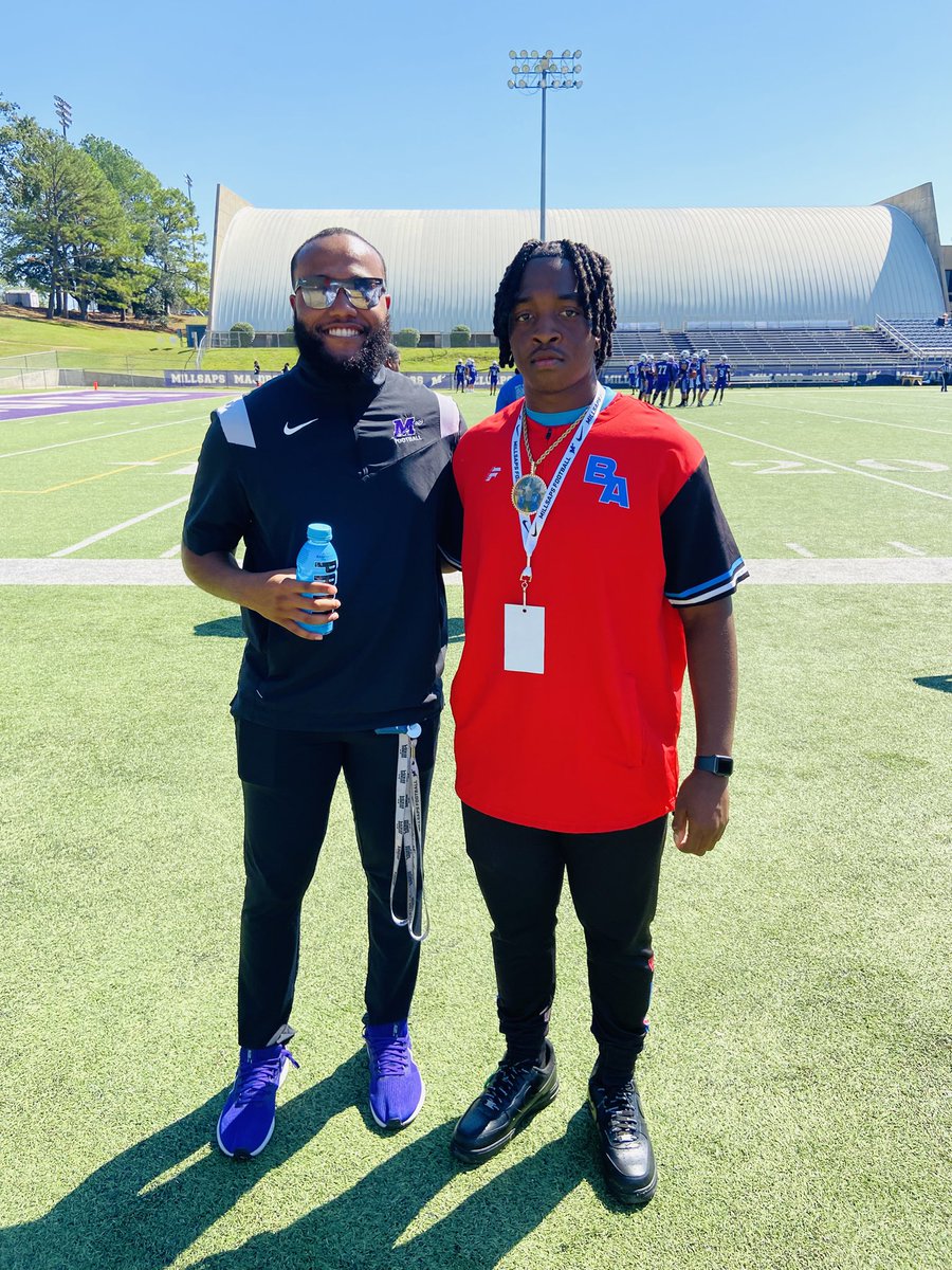 Perry_Boys2025's tweet photo. I had a great visit yesterday thanks to all the coaches and staff.. @CoachDNew_ @coach_lonardo @MajorsFootball @desmond1689 @BanksJetsFB @Coach_RMorgan24 @CoachGold10 @CoachDport @CoachUnderwood7 @DexPreps @HallTechSports1 @PrepRedzoneAL @QBC_Bham @RecruitsAlabama @BigFaceSportss https://t.co/1gLkE764C2