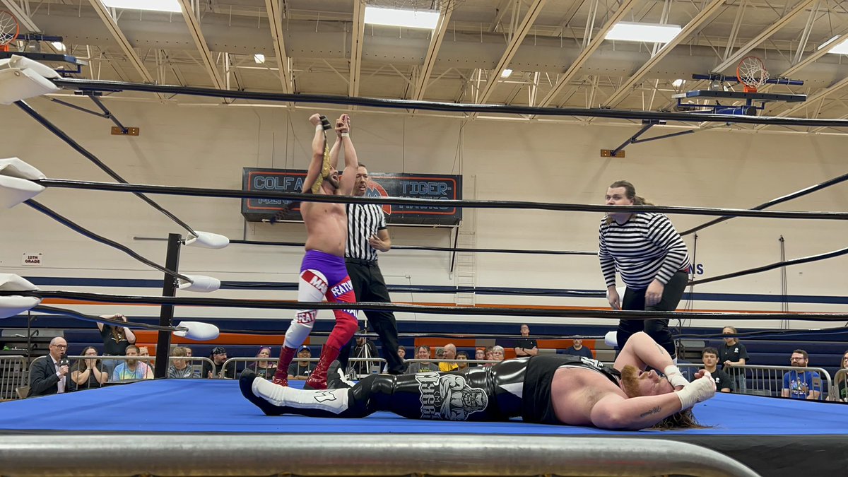 RealRichMaxwell's tweet photo. Colfax screw job avoided!! @bryanalvarez @Sempervive @PWTerritory Undisputed Heavyweight champion! #MainFeature https://t.co/mRp4Omlp2j