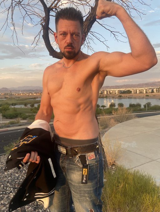 Me or a Ferrari? https://t.co/THLSC1CLJh