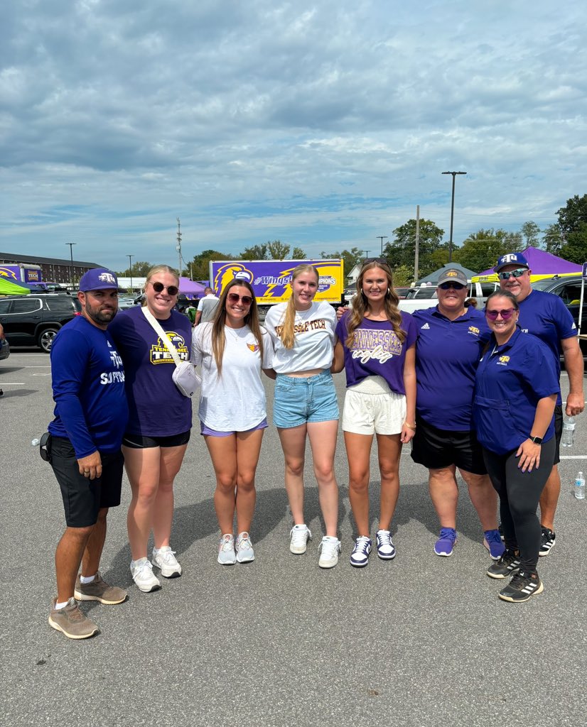 OliviaPower2025's tweet photo. Thank you @daniellepenner, @MarcKKendrick, @sammimiller11, and Coach Jeff for an amazing weekend out in Cookeville! I had such a great time and can’t wait for what’s next! It was great to meet the other commits, the team, and spend time with everyone! #wingsup 💜💛🦅 https://t.co/PXrX3h6bIO