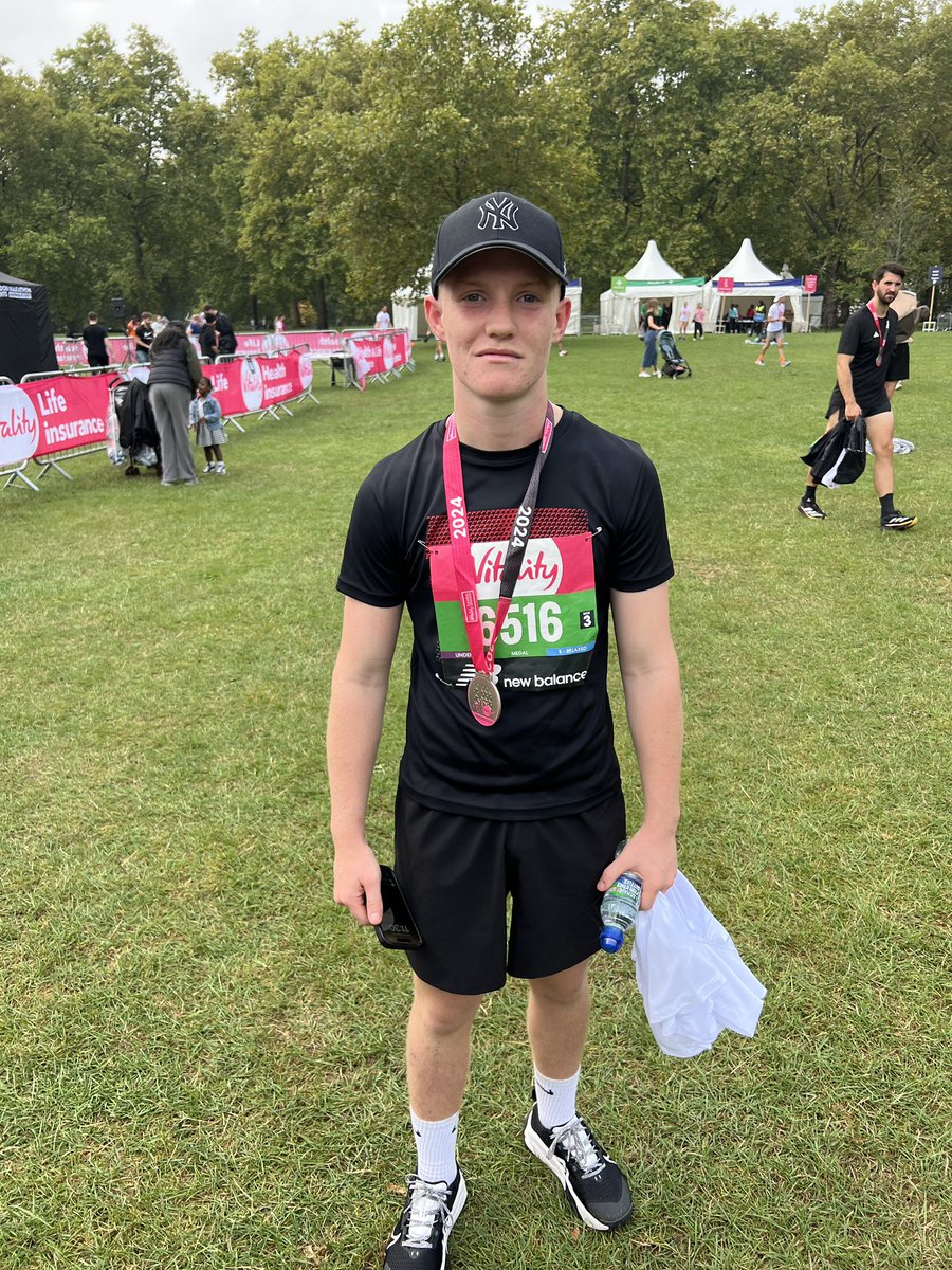 Very proud of H. £400+ raised for <a href="/mariecurieuk/">Marie Curie</a> and an incredible 54min time in the <a href="/London10K/">Vitality London 10,000</a> #Vitality which was his first ever race. Thanks for those that sponsored him 👍