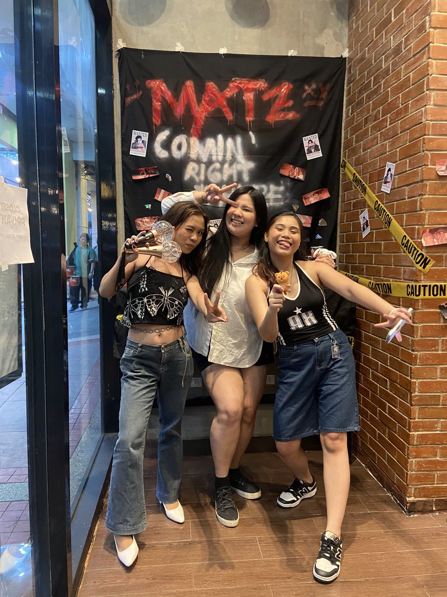 kangtyeonz's tweet photo. glad to meet some of my oomfs earlier !! see u soonest again pls 🥹🫶🏻

@yeorself @XISEONS @kukuhwami @alwaysyouyu @precioushongi https://t.co/xwz2TwYIYU