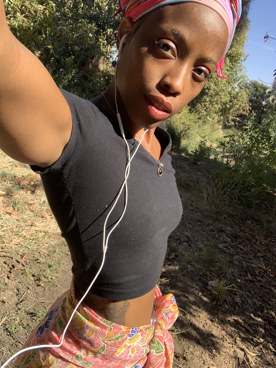 TheQueenLanie's tweet photo. My bEARTHday is Thursday the 26th 🙇🏻🙇🏾‍♂️

You’d better get acquainted with my payment methods and begin your offerings everyday until then 💸

Even afterwards for good boys. Good beings for GODdess 🙇🏾‍♂️🙇🏼‍♀️🙇🏻 https://t.co/tFSA8vJuE2
