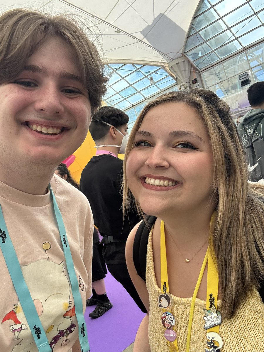 guys my heart is so full from twitch con this weekend 😭 it was so lovely to meet people for the first time and to see old friends again!!! see you next year San Diego 💗 #TwitchConSD