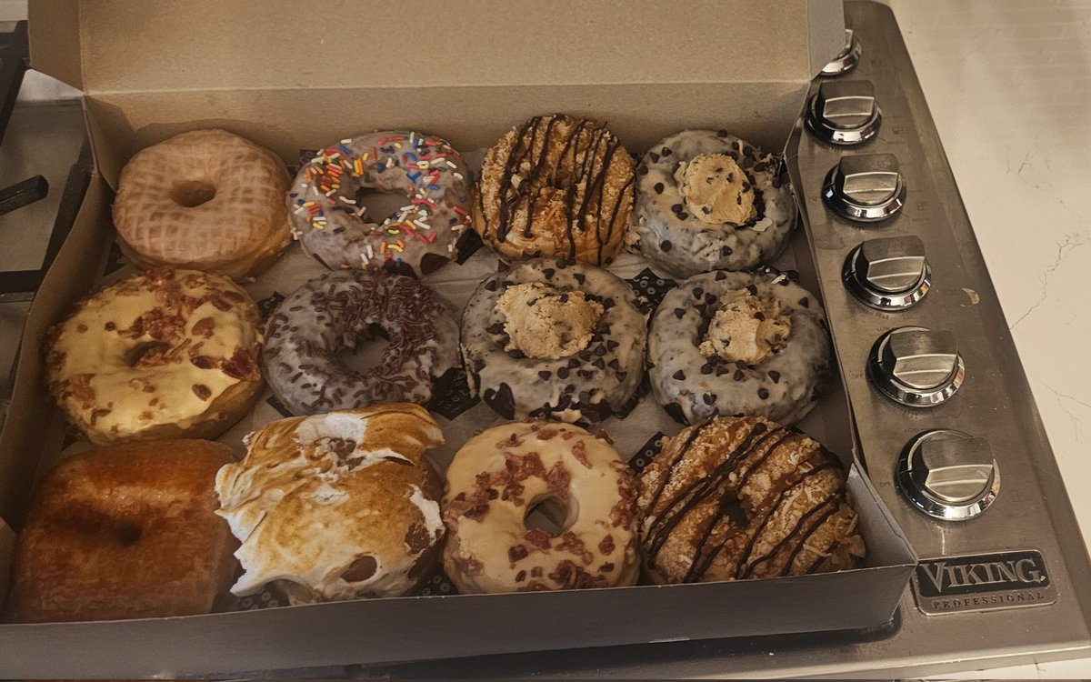 😍 These Astro Donuts