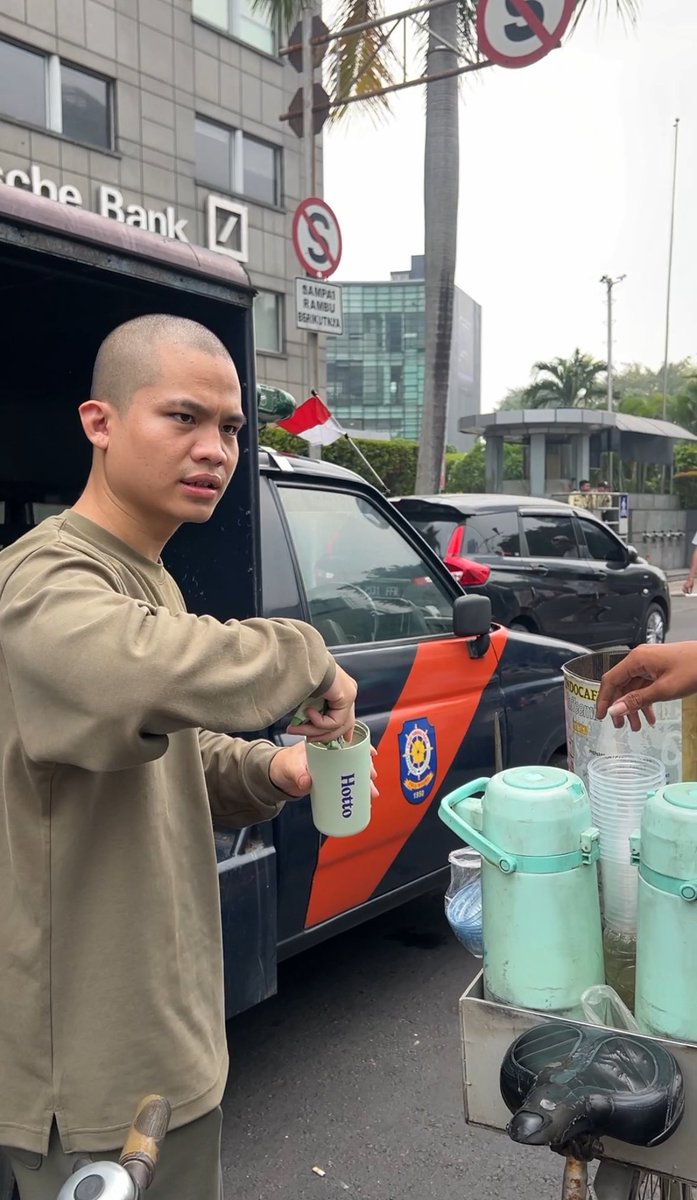 txtdrjkt's tweet photo. waduh apenih yang kemaren ketangkep pamerin barang ijonya cookk🤭🤭 https://t.co/qTvJWI6pHS