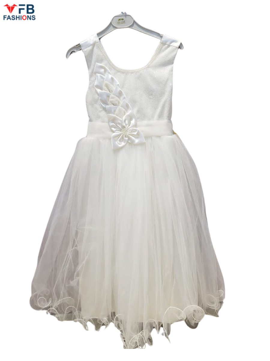 Fbfashions_king's tweet image. Outfit goals, baby edition all at FB Fashions at kingdom kampala building. Call or whatsapp 0788-107124 for orders and deliveries.
Price :120,000/=
Sizes :2-12yrs
Colours :variety
#kidswear
#kidsdresses
#fbfashions
#kingdomkampalabuilding