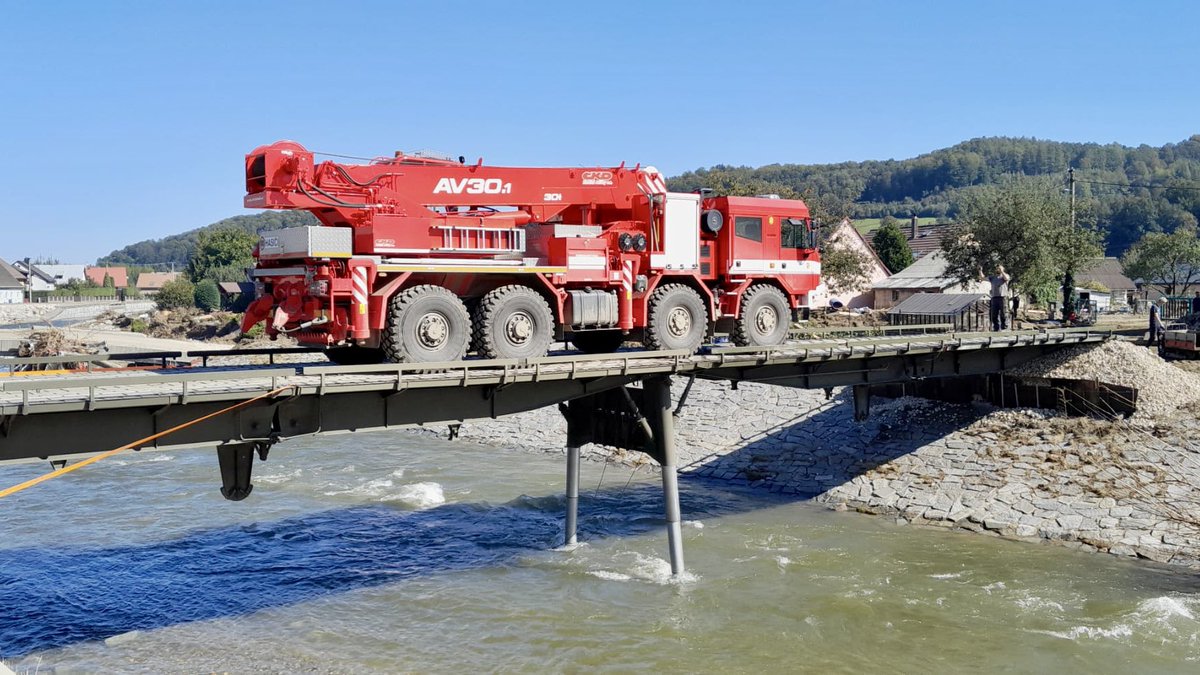 Další dílčí úspěch obnovy “normálního života” v povodněmi poškozeném území. Česká Ves, 22.9.