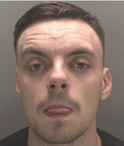 pob1975's tweet photo. Daniel Frazer, 24 #NewFerry #Liverpool #UKRiots
Violent disorder
24 months #NamedandShamed
Catching flies there, Dan? https://t.co/rtylsv30O6
