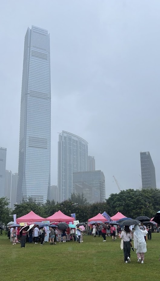 guy_xm's tweet photo. 雨不巨, 何以聚人心?
雨再大, 也大不過大家的波濤 胸 湧,
即使濕透, #pinkdot 依然人山人海。
XM成功活捉到不少舊朋友、大小網黃們😍
#淋雨記得換衫沖涼
#淋病就辛苦了 https://t.co/01fjZpmhpY