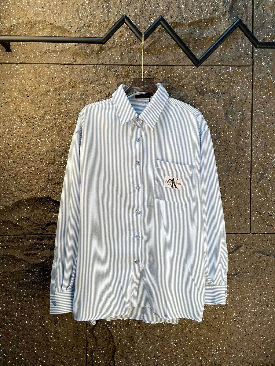 kiki77QwQ's tweet photo. 💰110
【高版本细节一致 区别市面错版】Calvin Klein Jeans CK衬衫 logo布标贴袋休闲宽松长袖衬衫 
一比一还原 专柜包装
出游海边必穿！ 上身拍照嘎嘎好看！
单穿/叠层的神器！
前衣长 后衣长 胸围 
S 72 75 130 
M 74 77 132 
L 76 79 134 https://t.co/cywtOtYXhJ