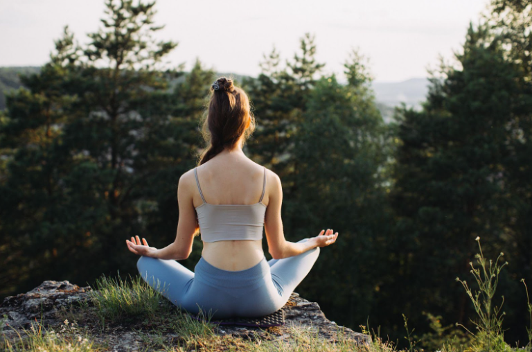 theinspirespy's tweet image. Kayla Daurio Explores The Harmony of Body and Mind: Embracing Holistic Wellness through Yoga dlvr.it/TDXwCP