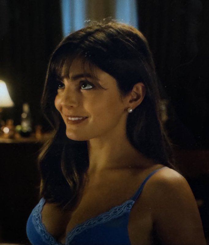 stepmomplaps's tweet image. who’s she giving this look to?