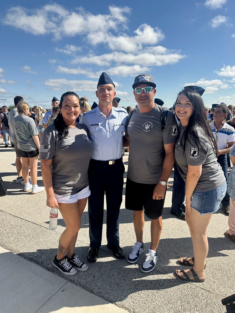 sunnemason's tweet photo. Disappeared for a while but I’m back and I’m better. Airman 1st Class Rodriguez, Air Force BMT Honor Graduate and 4th in my class of 709. Here’s to a new chapter #AirForce https://t.co/XjJDFEux90