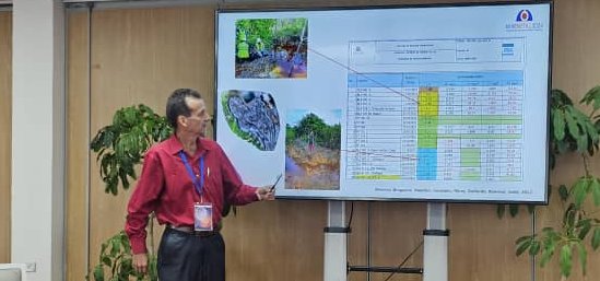 Ciencia_Fractal's tweet photo. Concluyen jornadas del #VCongresoInternacional de #MineríaYMetalurgia #MINEMETAL_2024, exposiciones #orales, #ForoDeNegocios. #ResponsabilidadAmbiental y #social de la industria minero-metalúrgica en #Cuba. @Ecovida_Pinar y @moreiram_jesus @YoelMaqueira @citma_cuba @AMA_CUBA https://t.co/EurUdmKqN4