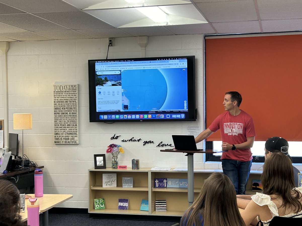 HCSDMentorship's tweet photo. Thank you Mr. Maggied, for sharing your story with us and opening our eyes to the amazing opportunities we have in this world. #careerjourneys ⁦@HilliardSchools⁩ ⁦@HCSD_ILC⁩ https://t.co/tB8eocTrZB