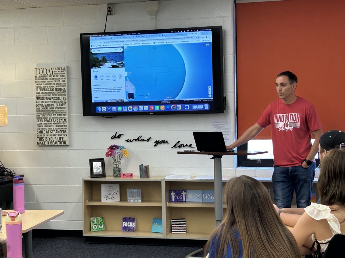 HCSDMentorship's tweet photo. Thank you Mr. Maggied, for sharing your story with us and opening our eyes to the amazing opportunities we have in this world. #careerjourneys ⁦@HilliardSchools⁩ ⁦@HCSD_ILC⁩ https://t.co/tB8eocTrZB