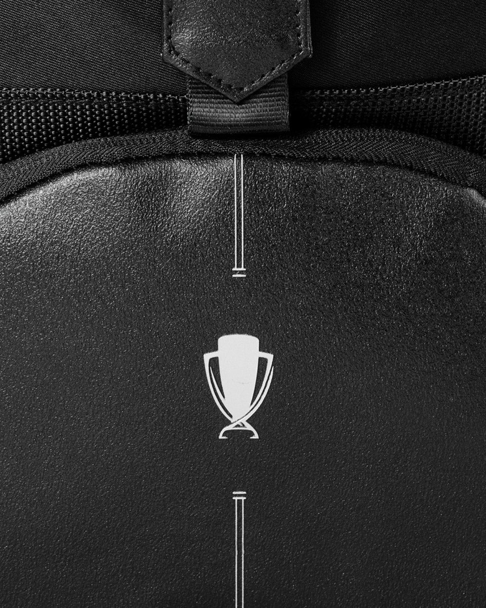 WilsonTenisEsp's tweet photo. RF Collection, pero que sea Laver Cup. 🏆
Celebramos la séptima @LaverCup con una edición especial de la RF Collection.
#lavercup #wilsonfamily #wilsontenis #teamwilson
Colección completa ➡️ https://t.co/XoXynPgaY0 https://t.co/iBkNS0uTj7
